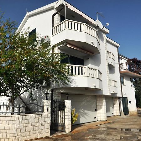 Apartmani Rokic Seget Vranjica Bagian luar foto