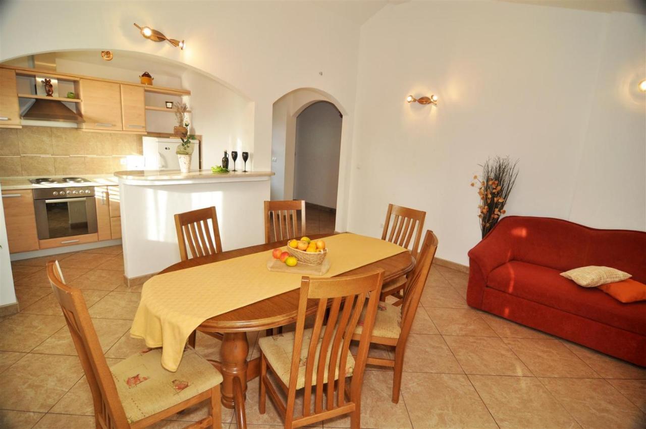 Apartmani Rokic Seget Vranjica Bagian luar foto