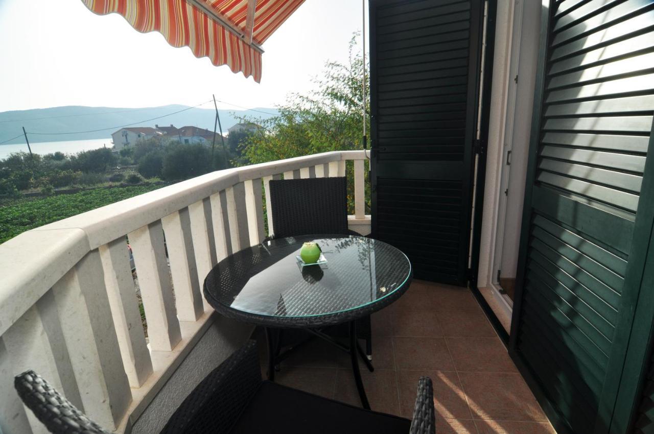 Apartmani Rokic Seget Vranjica Bagian luar foto