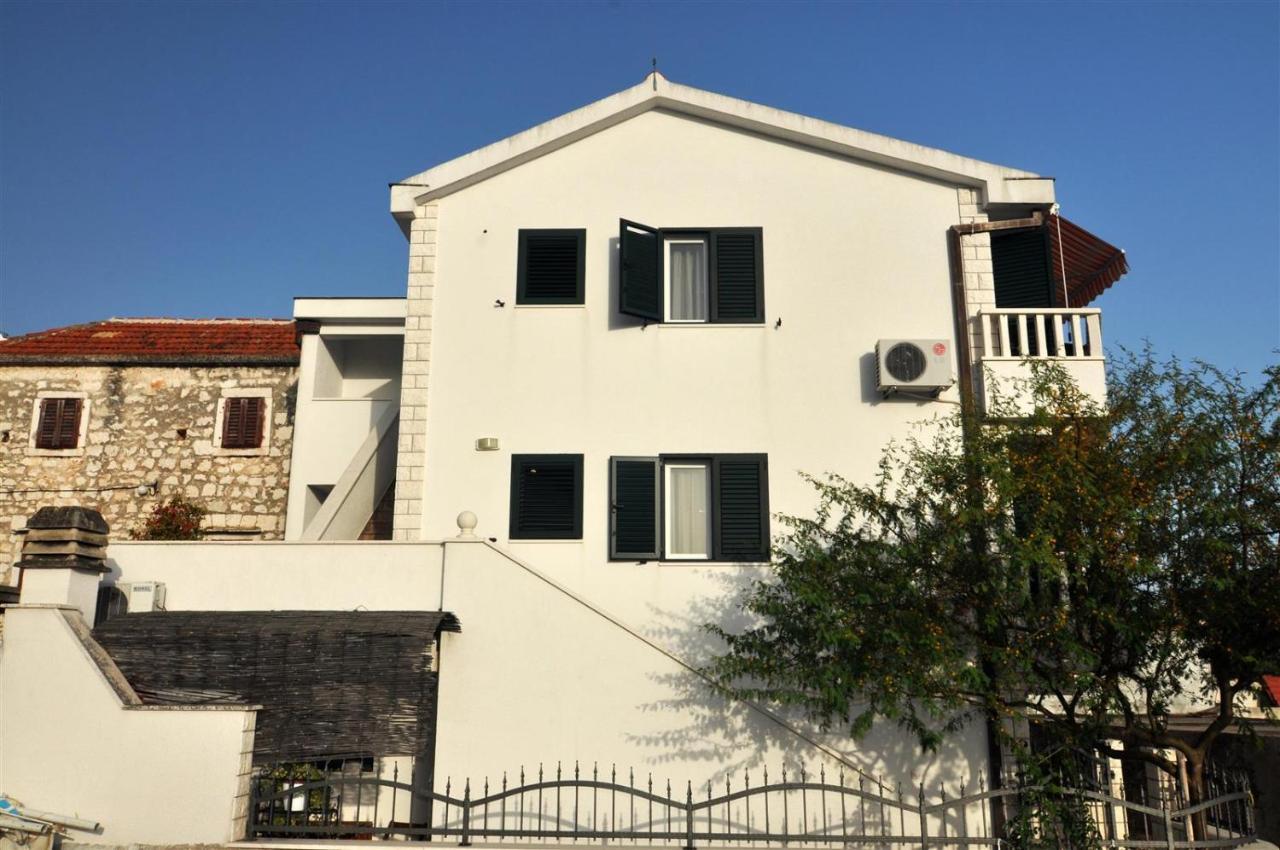 Apartmani Rokic Seget Vranjica Bagian luar foto