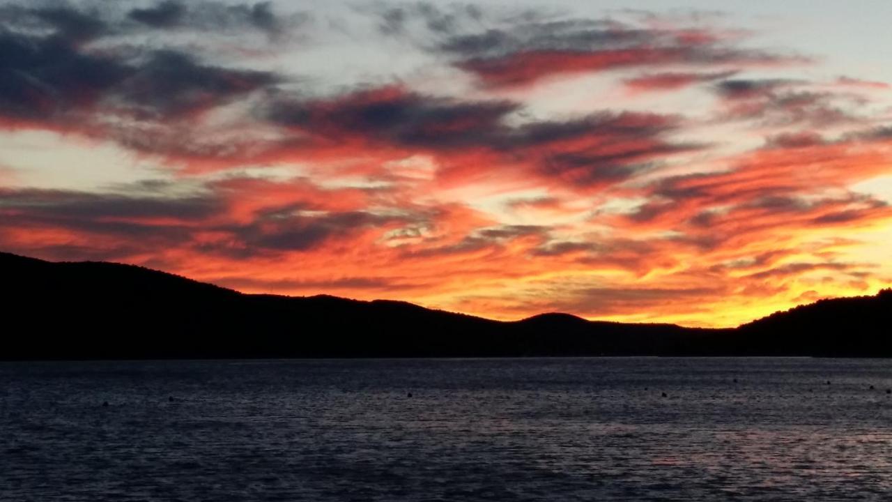 Apartmani Rokic Seget Vranjica Bagian luar foto