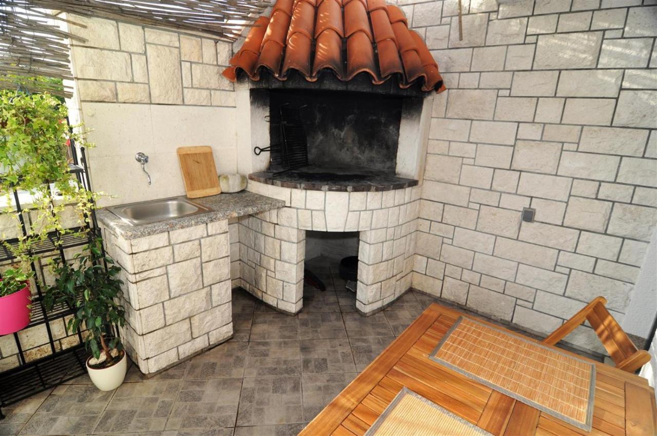 Apartmani Rokic Seget Vranjica Bagian luar foto