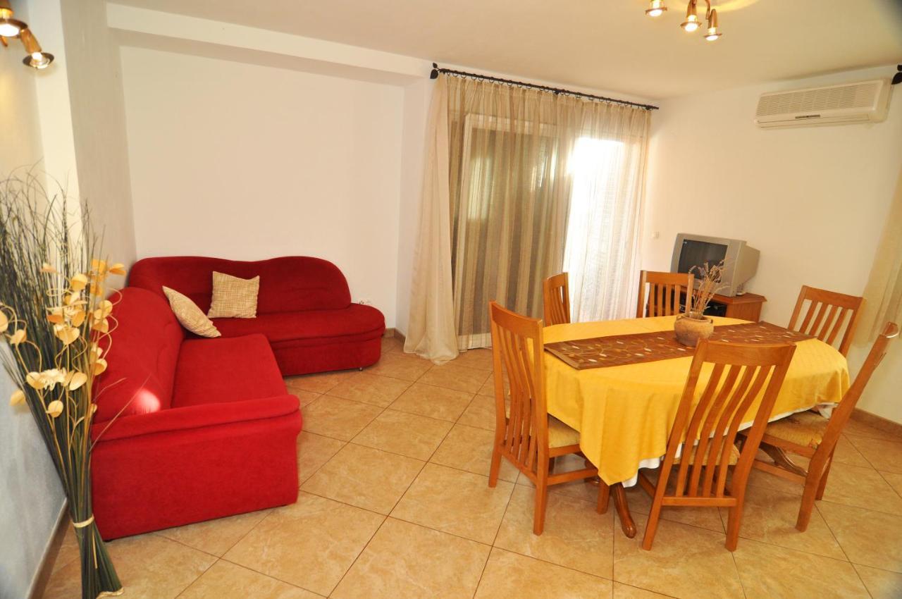 Apartmani Rokic Seget Vranjica Bagian luar foto