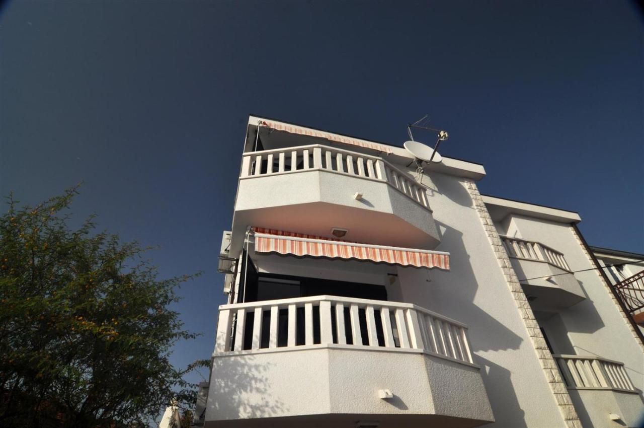 Apartmani Rokic Seget Vranjica Bagian luar foto